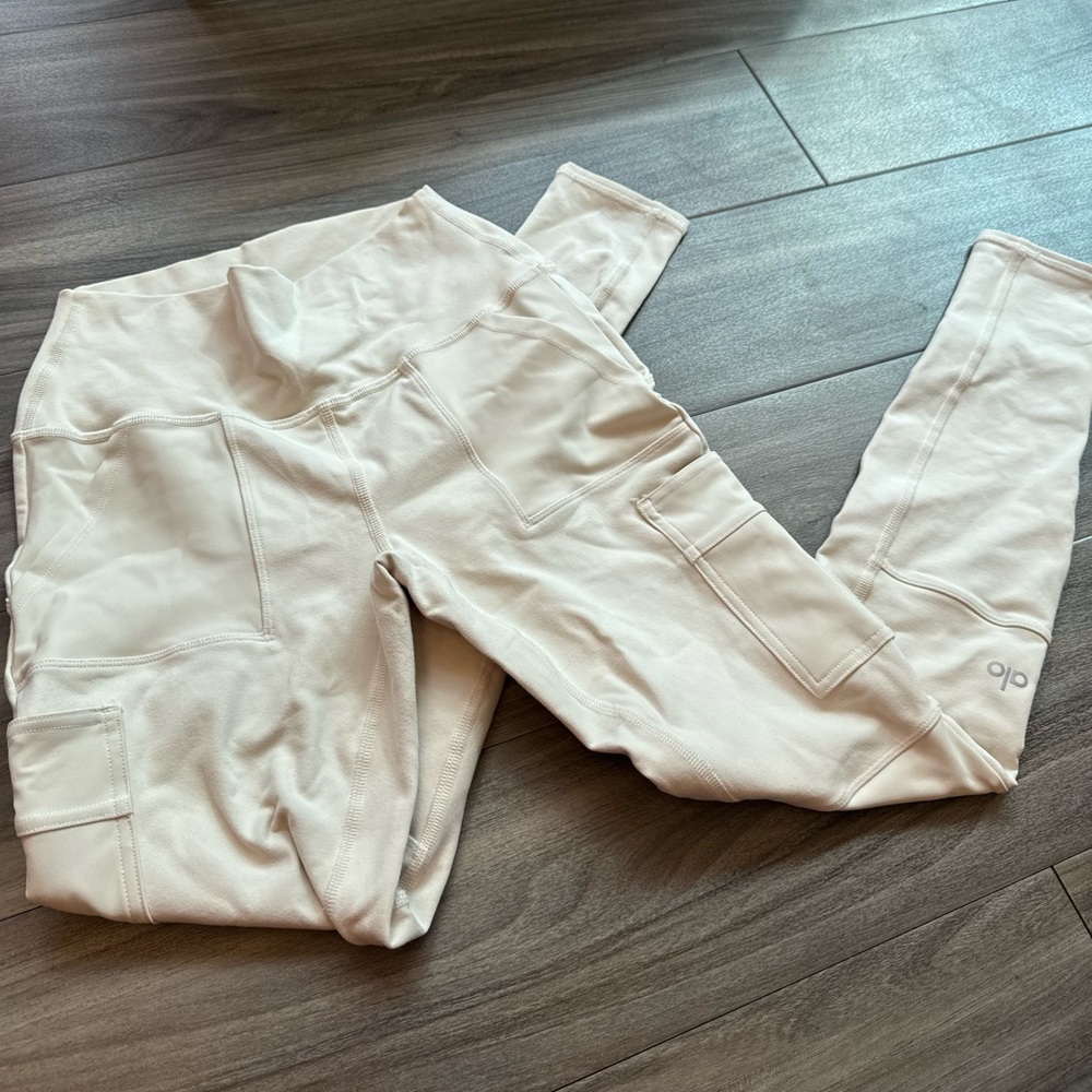 Alo cargo leggings